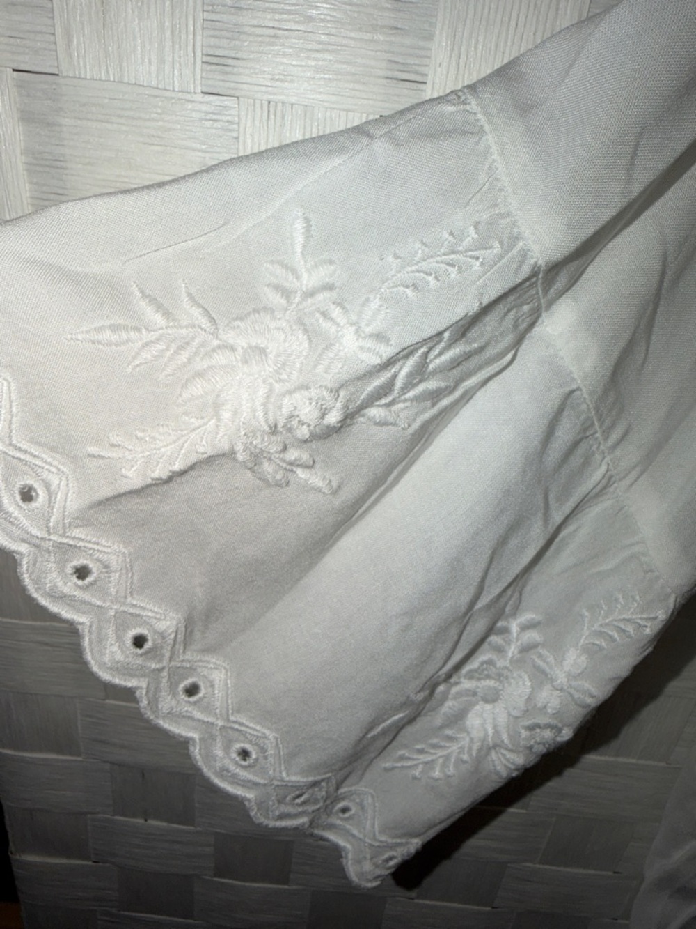 Soft Surroundings XL White Embroidered Top
over connected tank, good con🩷 - Picture 4 of 12